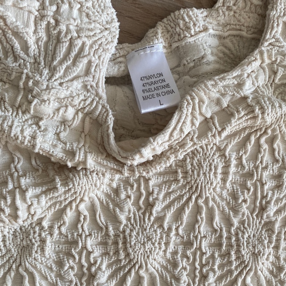 Textured Tank Top - Picture 2 of 4